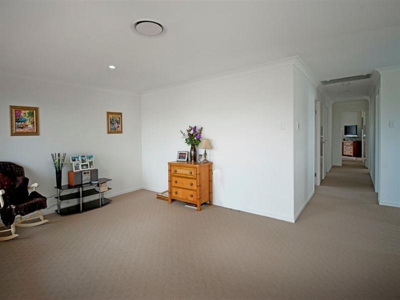 19 Harbourvue Court, Helensvale QLD 4212
