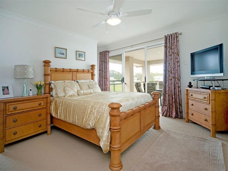 19 Harbourvue Court, Helensvale QLD 4212