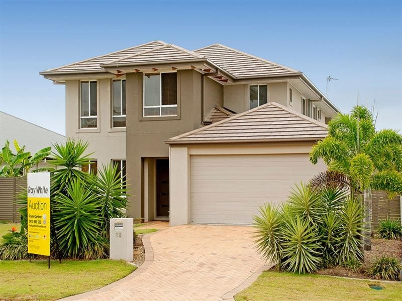 19 Harbourvue Court, Helensvale QLD 4212