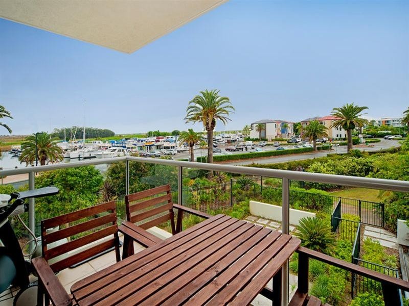 322/66 Sickle Avenue, Hope Island QLD 4212