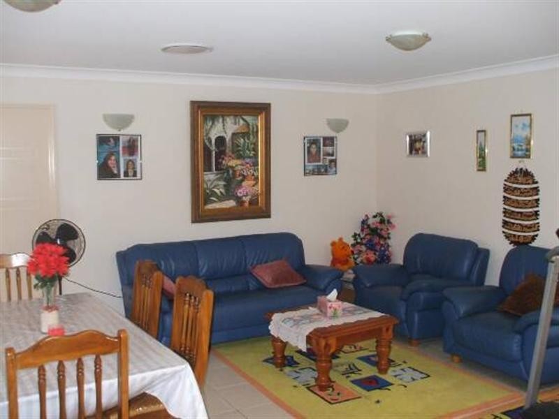 2 Belongil Street, Pacific Pines QLD 4211