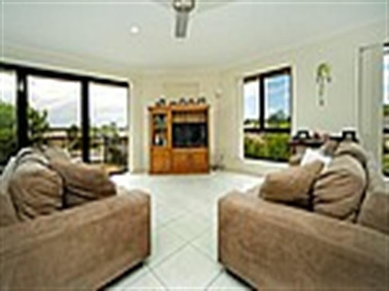 2/18 Hydrangea Street, Ormeau QLD 4208