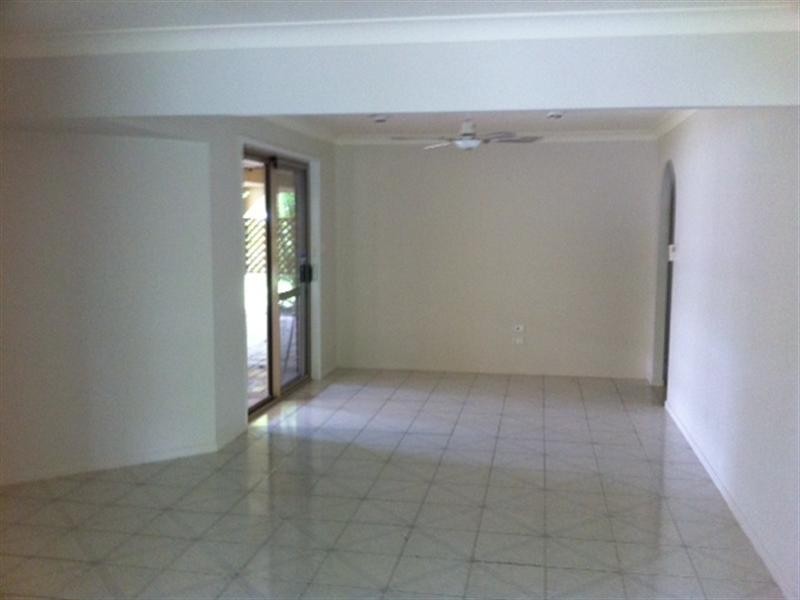 117 Mildura Drive, Helensvale QLD 4212