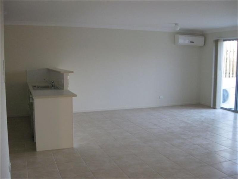 2/47 Fortescue Street, Pacific Pines QLD 4211
