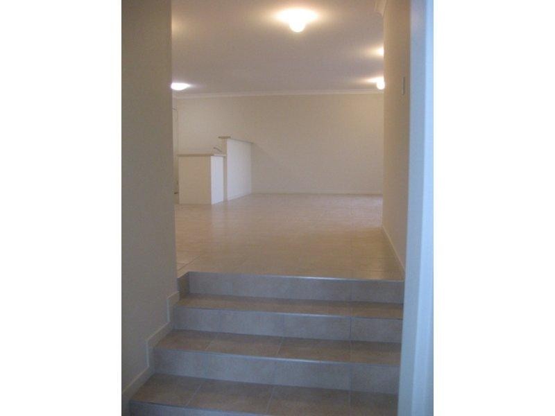 2/47 Fortescue Street, Pacific Pines QLD 4211