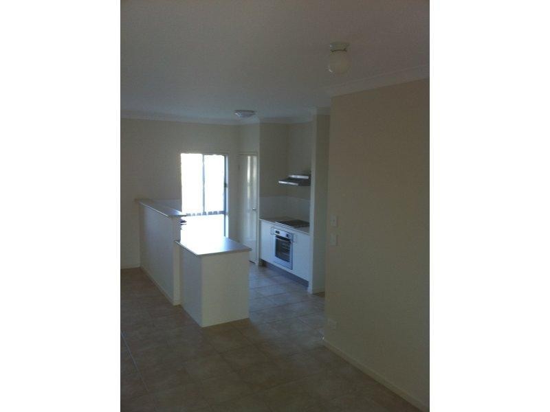 2/47 Fortescue Street, Pacific Pines QLD 4211