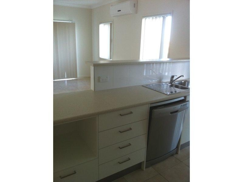 2/47 Fortescue Street, Pacific Pines QLD 4211