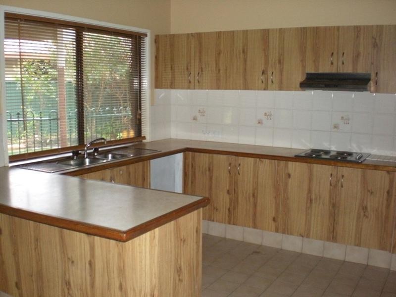 6 Midvale Place, Helensvale QLD 4212