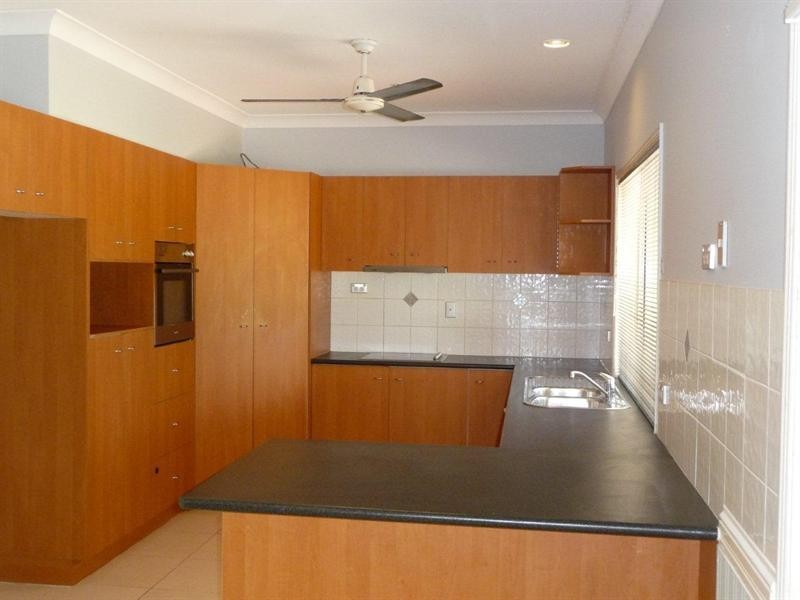 16 Connemara Road, Gaven QLD 4211