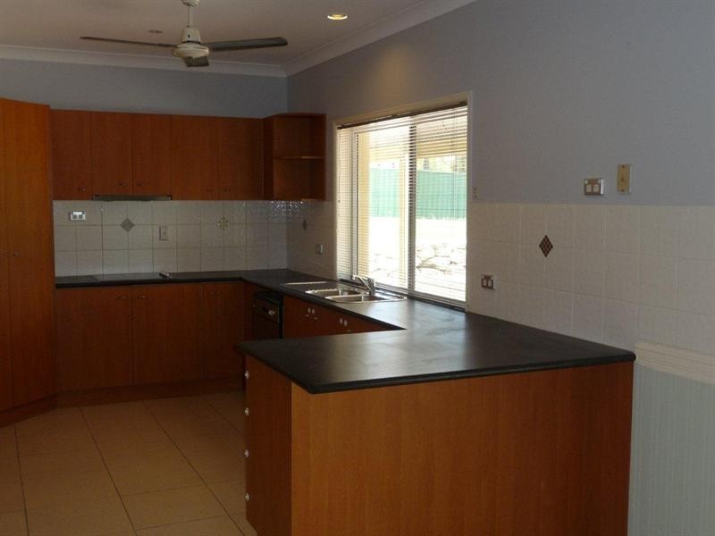 16 Connemara Road, Gaven QLD 4211