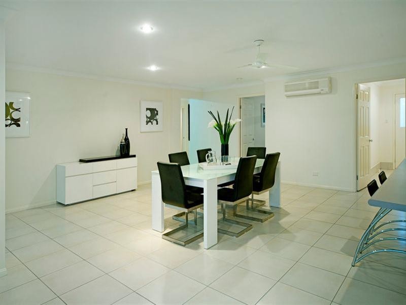 18 Zane Street, Molendinar QLD 4214