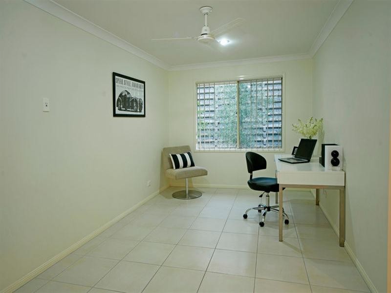 18 Zane Street, Molendinar QLD 4214