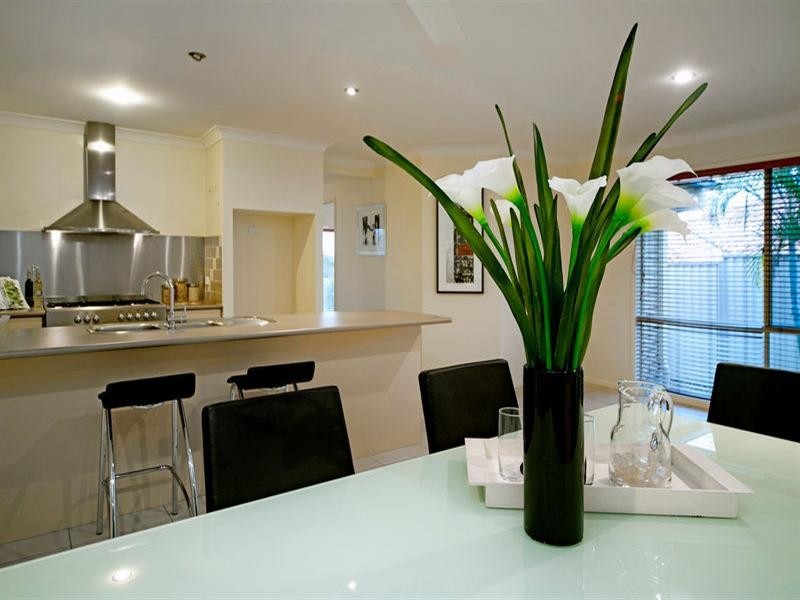 18 Zane Street, Molendinar QLD 4214