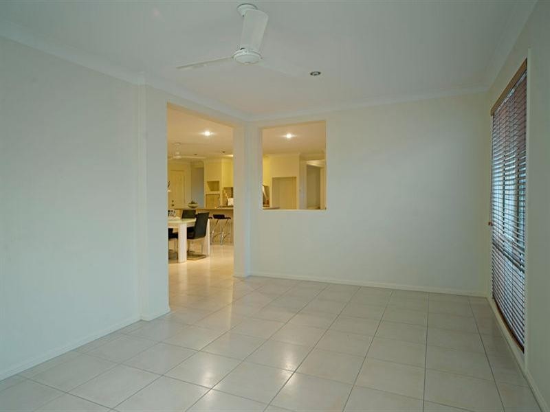 18 Zane Street, Molendinar QLD 4214