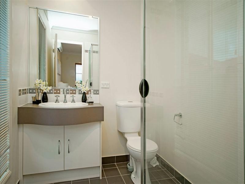 18 Zane Street, Molendinar QLD 4214