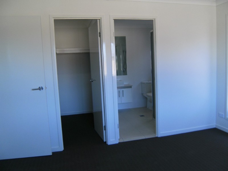 51 The Landings, Upper Coomera QLD 4209