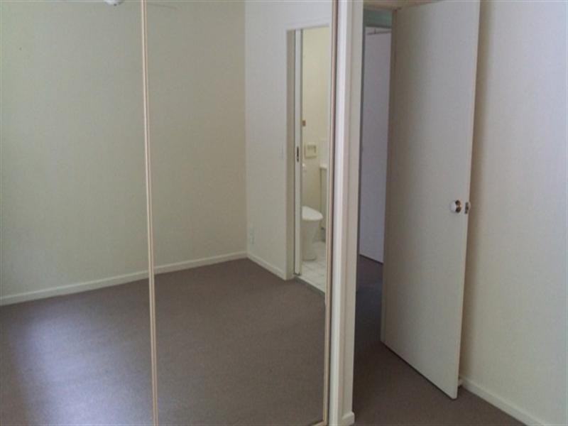 1/3 Arundel Drive, Arundel QLD 4214