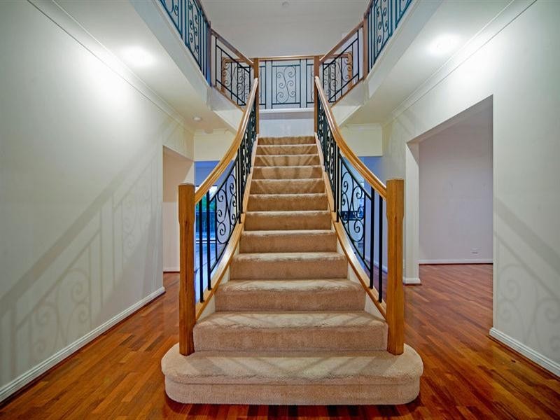 17 Sabrina Avenue, Helensvale QLD 4212