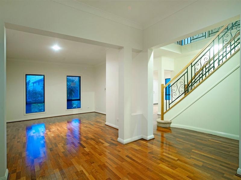 17 Sabrina Avenue, Helensvale QLD 4212