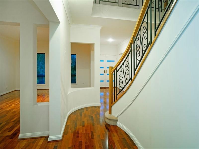 17 Sabrina Avenue, Helensvale QLD 4212