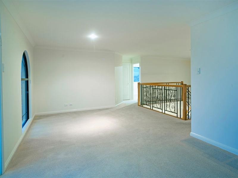 17 Sabrina Avenue, Helensvale QLD 4212