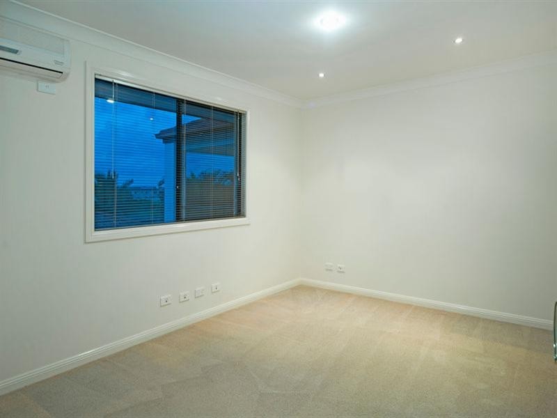 17 Sabrina Avenue, Helensvale QLD 4212