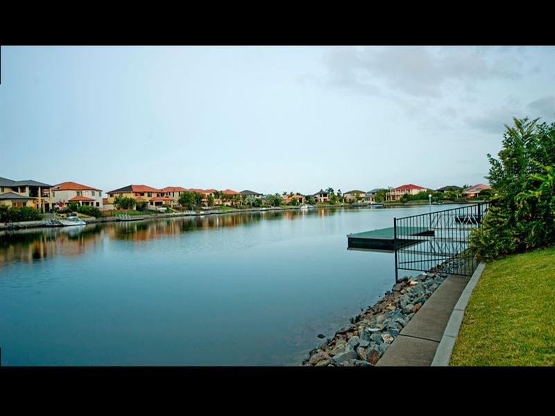 17 Sabrina Avenue, Helensvale QLD 4212