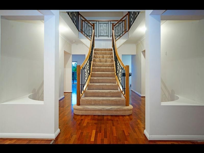 17 Sabrina Avenue, Helensvale QLD 4212