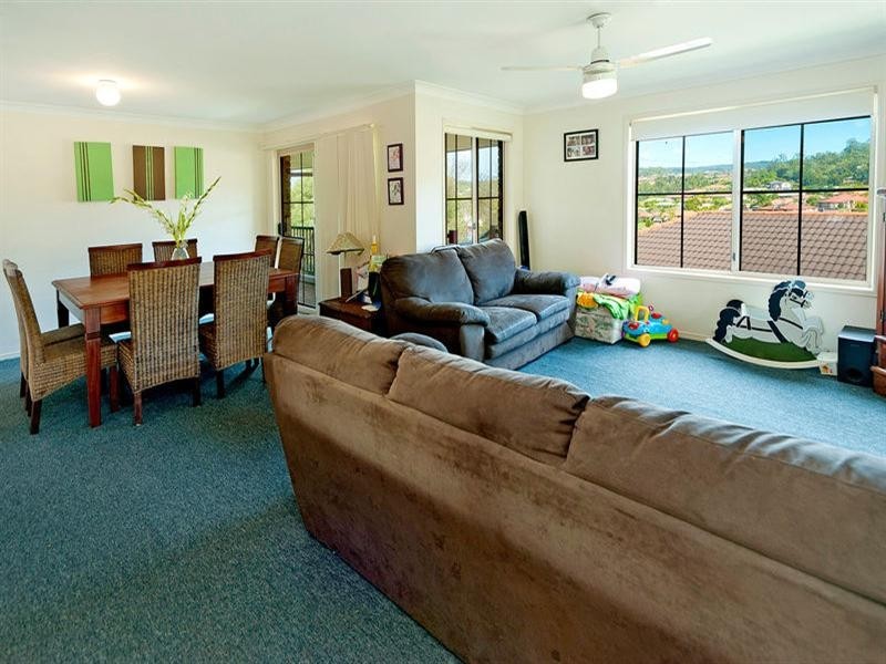 13 Henderson Rise, Pacific Pines QLD 4211