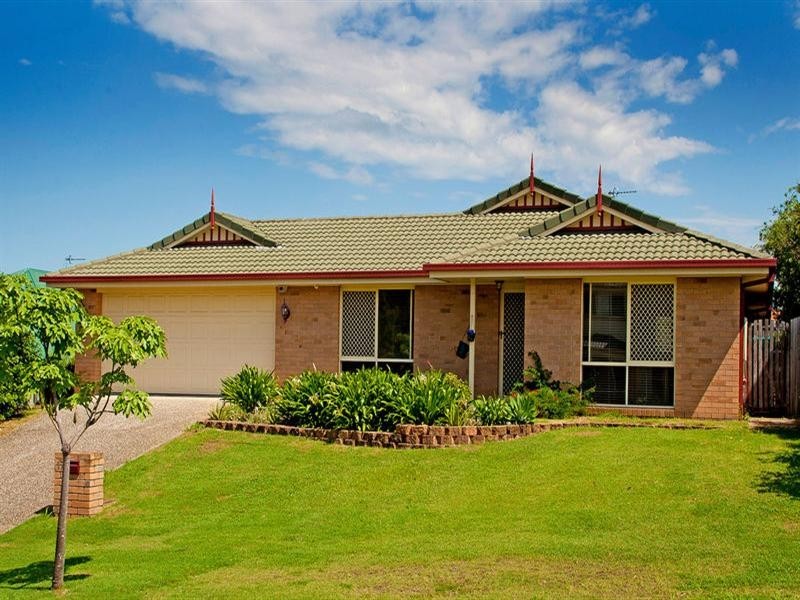 17 Palm Street, Pacific Pines QLD 4211