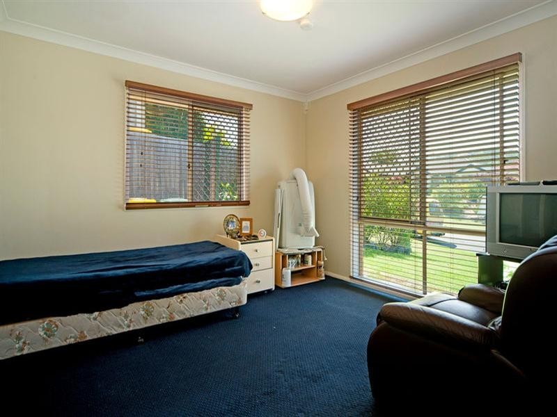 17 Palm Street, Pacific Pines QLD 4211