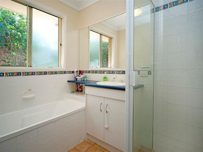 17 Palm Street, Pacific Pines QLD 4211