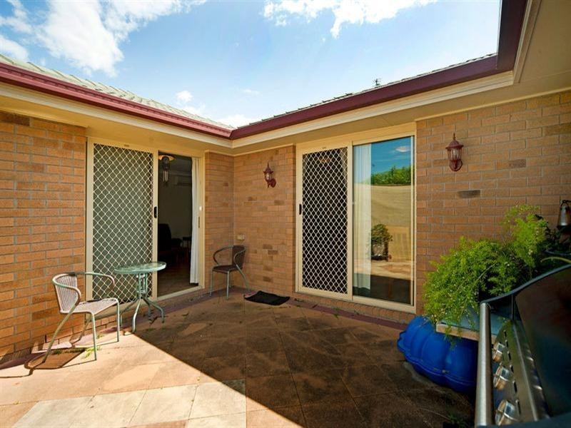 17 Palm Street, Pacific Pines QLD 4211