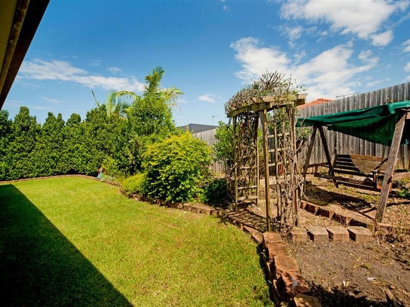 17 Palm Street, Pacific Pines QLD 4211