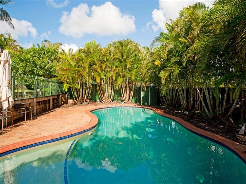 8 Balranald Court, Helensvale QLD 4212