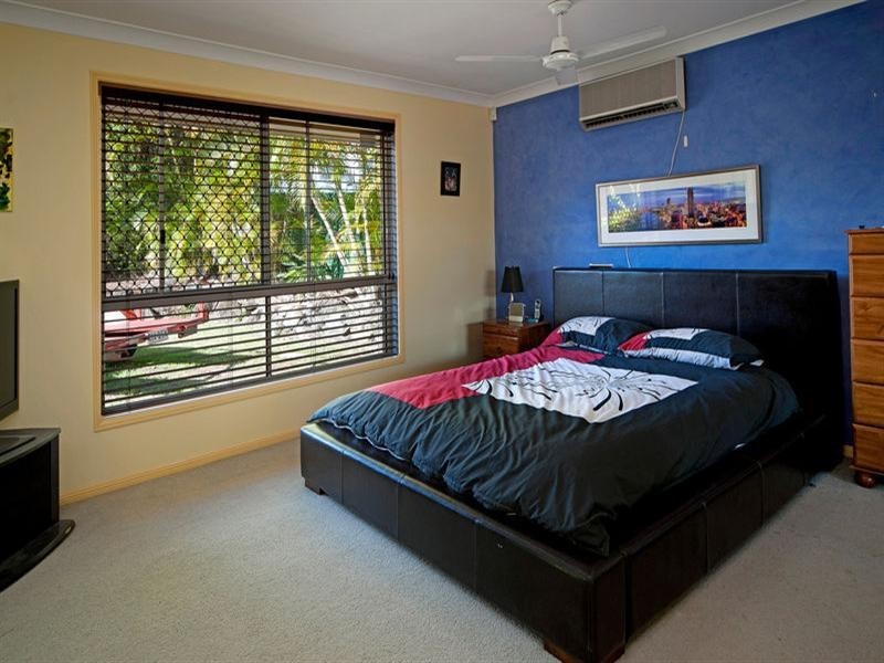 8 Balranald Court, Helensvale QLD 4212