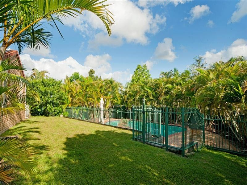 8 Balranald Court, Helensvale QLD 4212