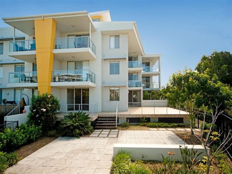 312/64-68 Sickle Avenue, Hope Island QLD 4212