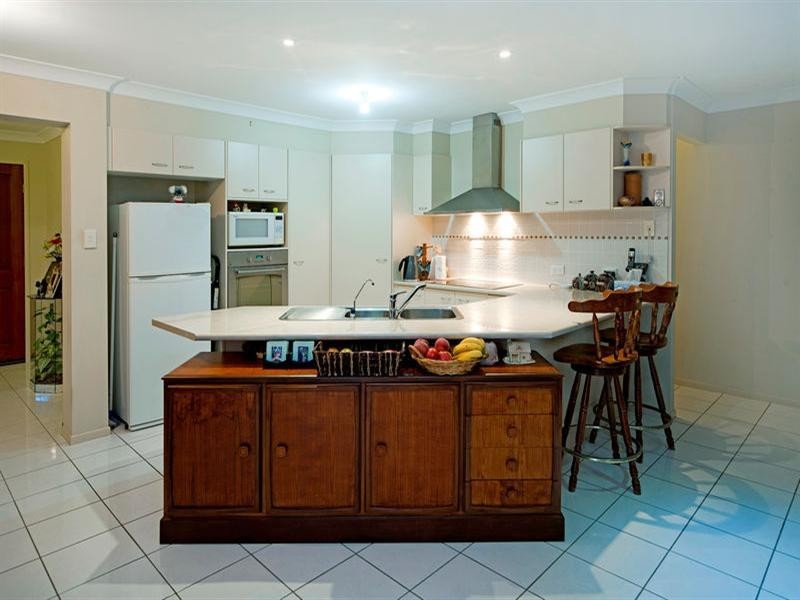 11 Whitely Circuit, Maudsland QLD 4210