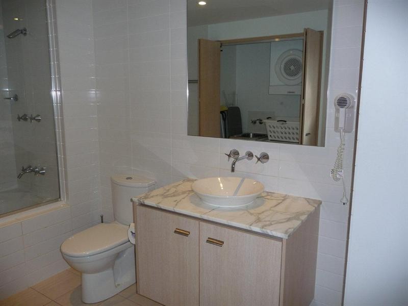 119/1-7 Moores Crescent, Varsity Lakes QLD 4227