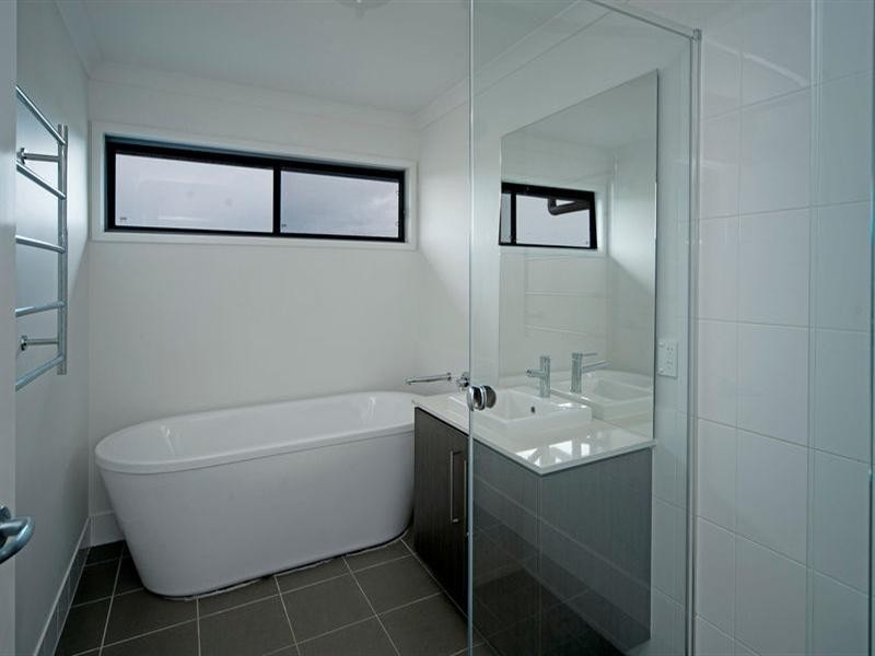 15 Buchanan Circuit, Oxenford QLD 4210