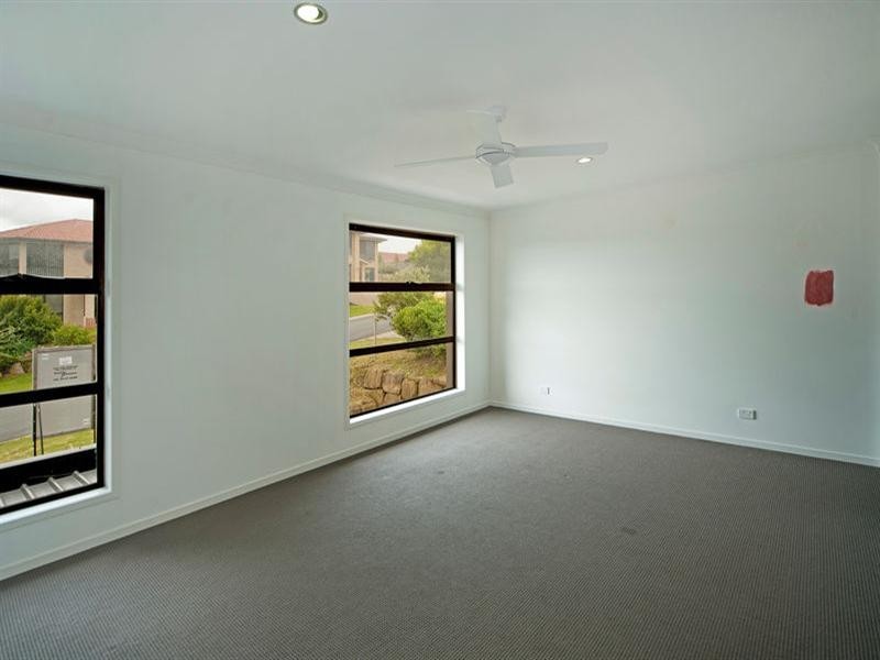 15 Buchanan Circuit, Oxenford QLD 4210