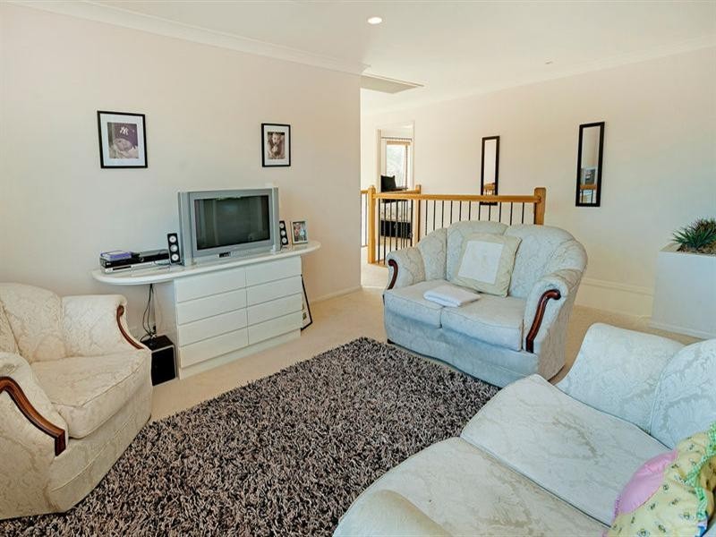 4 Parkwater Terrace, Helensvale QLD 4212