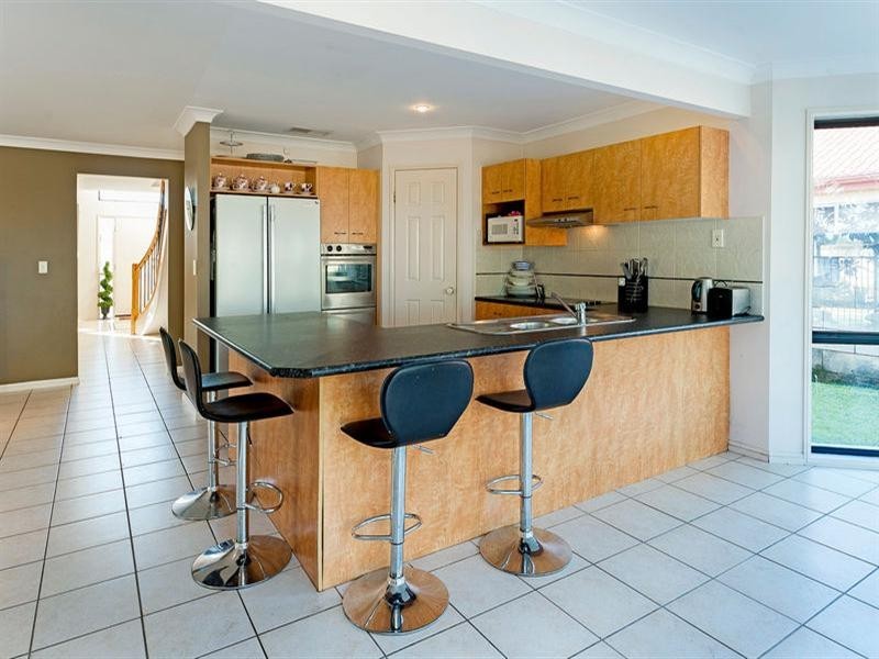 4 Parkwater Terrace, Helensvale QLD 4212