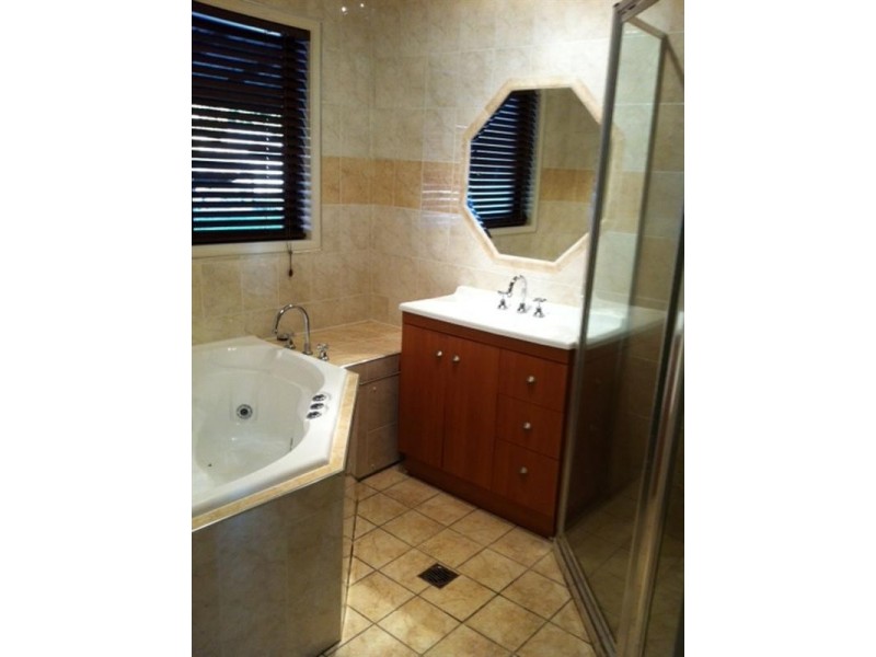 13 Stretton Drive, Helensvale QLD 4212