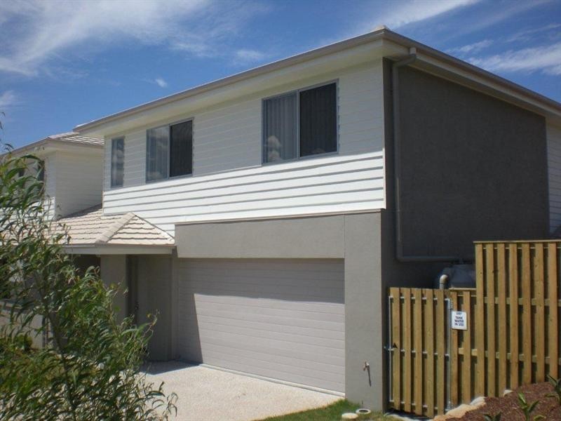 2/24 Faraday Crescent, Pacific Pines QLD 4211