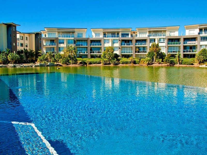 115/3 Pendraat Parade, Hope Island QLD 4212