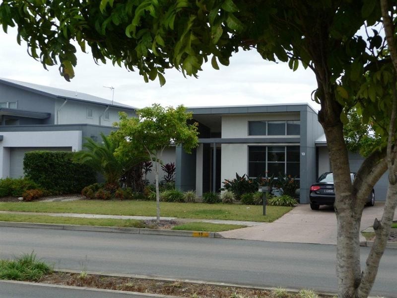 13 Osmium Lane, Hope Island QLD 4212