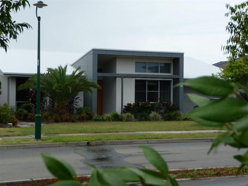 13 Osmium Lane, Hope Island QLD 4212