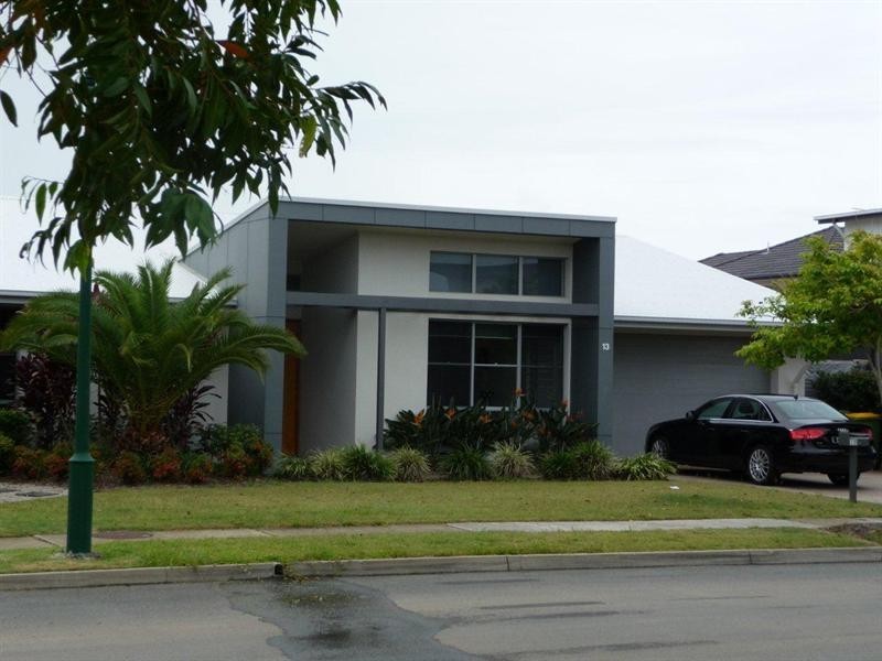 13 Osmium Lane, Hope Island QLD 4212